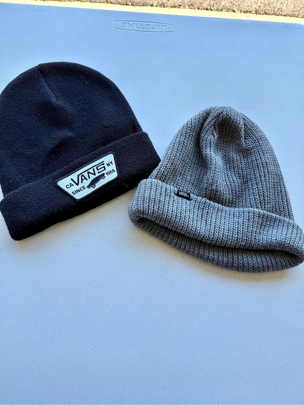 Vans Beanie Hat 2-Piece Set in Black & Gray